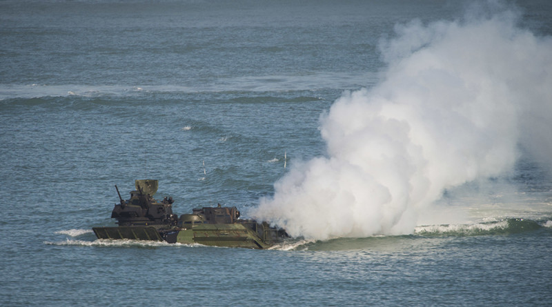 An assault amphibious vehicle, assigned to the 31st Marine Expeditionary Unit, transits toward Gold Beach for an amphibious assault during Talisman Sabre 2015 at Fog Bay, Australia, July 11, 2015. US Navy photo by Mass Communication Specialist 2nd Class Daniel M. Young