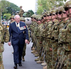 General Sir Peter Cosgrove, Governor-General of Australia, inspects soldiers from 5RAR during a Freedom of Entry march in Darwin. Photos by Able Seaman Nicolas Gonzalez
