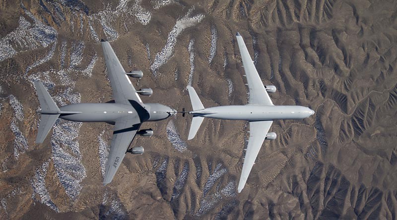 A Royal Australian Air Force KC-30A Multi-Role Tanker Transport refuels a United States Air Force C-17A Globemaster III transport. USAF photo