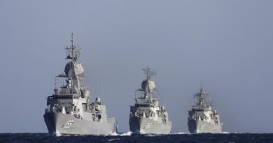 Anzac-class frigates HMAS Ballarat (155), HMAS Anzac (150) and HMAS Stuart (153) transit through Cockburn Sound in Western Australia on the way to Fleet Base West. Photo by Chief Petty Officer Damian Pawlenko