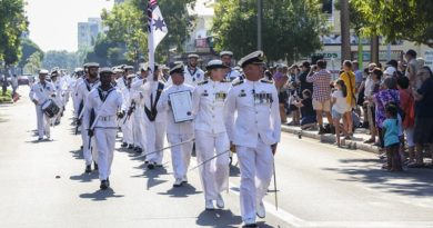 The crew of HMAS Darwin march through the main street of Darwin while exercising their right to Freedom of Entry. Photo by Able Seaman Sarah Ebsworth