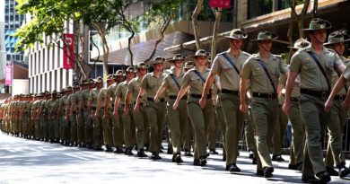 Soldiers from 7th Brigade are welcomed home from deployments overseas by the people of Brisbane with a parade through the city's streets on 17 September 2016. Photo by Corporal Max Bree