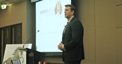 Ben Roberts-Smith VC MG address a Wandering Warriors' luncheon.