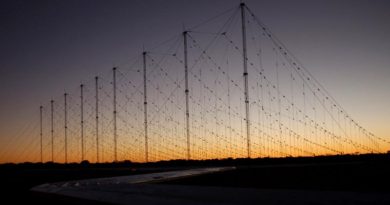 A Jindalee Operational Radar Network(JORN) transmitter site at Harts Range, Alice Springs. Photo by Leading Aircraftwoman Sonja Canty.