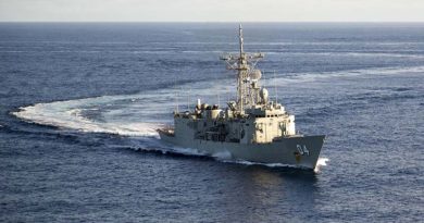 HMAS Darwin. Photo by Leading Seaman James Whittle.