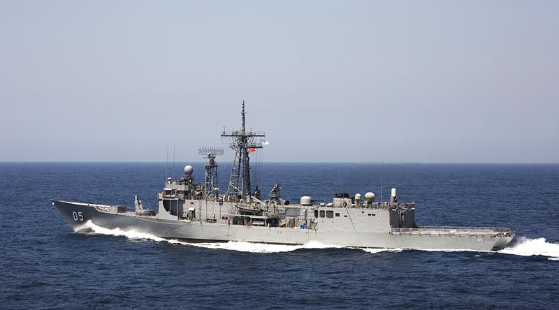 HMAS Melbourne departs Sydney Harbour to participate in Exercise Ocean Raider. Photo by Leading Seaman Sarah Williams.