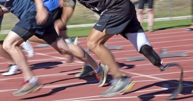 ADF and RSL members compete in a 100m heat at Invictus Games selection trials. Photo by Leading Seaman Jayson Tufrey.