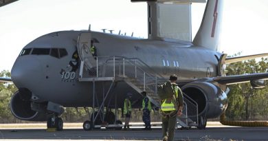 An RAAF student of the Air Warfare Instructor Course arrives at the No 2 Squadron E-7A Wedgetail to begin another mission from RAAF Base Tindal in the Northern Territory during Exercise Diamond Storm 2017. Photo by Sergeant Andrew Eddie.