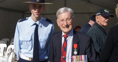 Leading Cadet Sean Fry from No 605 Squadron with former RAAF Warrant Officer Doug Leak, Bomber command veteran and recipient of the French Légion d’honneur. Image by Pilot Officer (AAFC) Paul Rosenzweig
