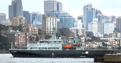 MV Sycamore multi-role aviation training vessel (MATV) entering Sydney Harbour. Photo by Able Seaman Craig Walton.