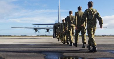 6 Wing Air Force Cadets embark a 37 Squadron C-130J Hercules. Image by PLTOFF (AAFC) Paul Rosenzweig.