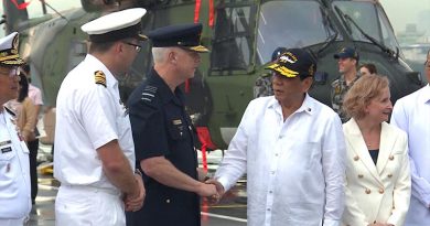 Philippines President Rodrigo Duterte is greeted by Australia's Chief of Defence Force Air Chief Marshal Mark Binskin during a visit aboard HMAS Adelaide in Manila. Photo by Leading Seaman Peter Thompson.