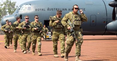 Soldiers from 1st Battalion, Royal Australian Regiment exit a No 37 Squadron C-130J Hercules at RAAF Base Scherger for Exercise Northern Shield 2017. Photo by Corporal David Said.