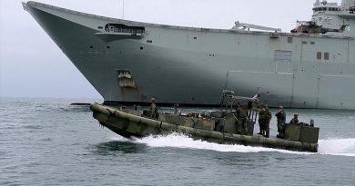 Landing craft from the Royal Australian Navy and Australian Army in formation with Philippine Marine Corps small unit riverine craft, during humanitarian assistance and disaster relief training conducted from HMAS Adelaide in Subic Bay, Philippines, for Indo Pacific Endeavour 2017. Photo by Leading Seaman Peter Thompson.