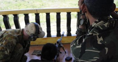 Philippine soldiers receive marksmanship training from an Australian 2nd Commando Regiment soldier at Fort Magsaysay, Philippines, during Exercise Balikatan 2014. Photo by Sergeant Robert Hack.