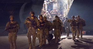 The New Zealand Army's High readiness Task Unit disembark a C-130 Hercules at RNZAF Base Woodbourne to take part in Exercise Southern Katipo. NZDF photo.