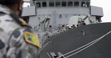 HMAS Warramunga is farewelled from Fleet Base East, Sydney, for maritime security activities in the Middle East region as part of Operation Manitou. Photo by Able Seaman Christopher Szumlanski.