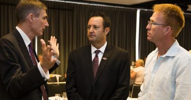 Chief of Army Lieutenant General Angus Campbell speaks with Warrant Office Class 2 Simon Marshall, Adelaide University Regiment, and Sergeant Andrew Wright, 6th Aviation Regiment, at the Chief of Army Wounded, Injured and Ill Digger Forum in Canberra. Photo by Corporal Mark Doran.