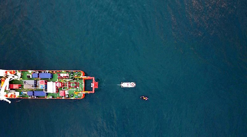 MV Stoker despatches a submarine rescue vessel during Exercise Black Carillon 2017.