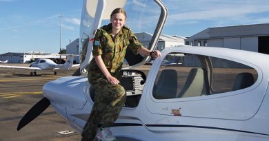 Leading Cadet Jade Curwood of No 613 Squadron, AAFC (RAAF Edinburgh) prepares to board a Diamond DA-40 for a free trial instructional flight. Photo by Flying Officer (AAFC) Paul Rosenzweig