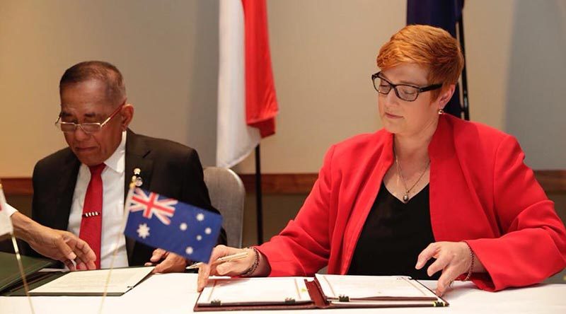 Minister for Defence Marise Payne and Indonesian Minister of Defence Ryamizard Ryacudu sign the Australia-Indonesia Defence Cooperation Arrangement. From Minister Payne's Facebook page.