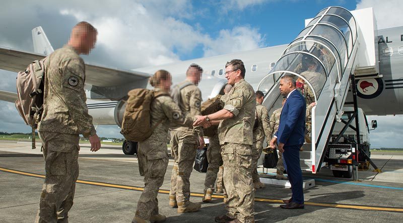 Major General Tim Gall, Commander Joint Forces New Zealand, and Minister for the Community and Voluntary Sector Peeni Henare farewell the seventh rotation of New Zealand troops heading to Task Group Taji in Iraq.