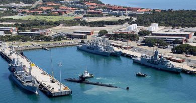 HMAS Stirling, Western Australia. Photo by Chief Petty Officer Damian Pawlenko.