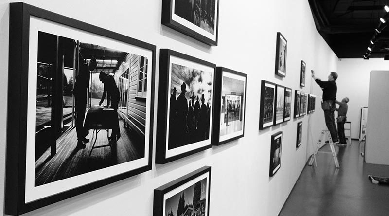 He Hōia Ahau – I am Soldier exhibition being installed at the New Zealand Academy of Fine Arts in Wellington. NZDF photo.