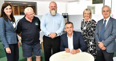 Nicolle Flint MP, coordinator of the William Kibby VC Veterans Shed Barry Heffernan, Flinders University Professor Ben Wadham, Minister for Veterans’ Affairs Darren Chester, DVA Secretary Liz Cosson and Deputy Vice-Chancellor (Research) Flinders University Professor Robert Saint. Photo supplied.