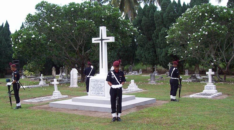 Malaysian Police guard the Cenotaph at Batu Gaja 2011