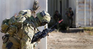 An 8/9RAR soldier participates in urban operations training with Philippine soldiers at Shoalwater Bay. Photo by Corporal Kennedy of Charlie Company, 8/9RAR.