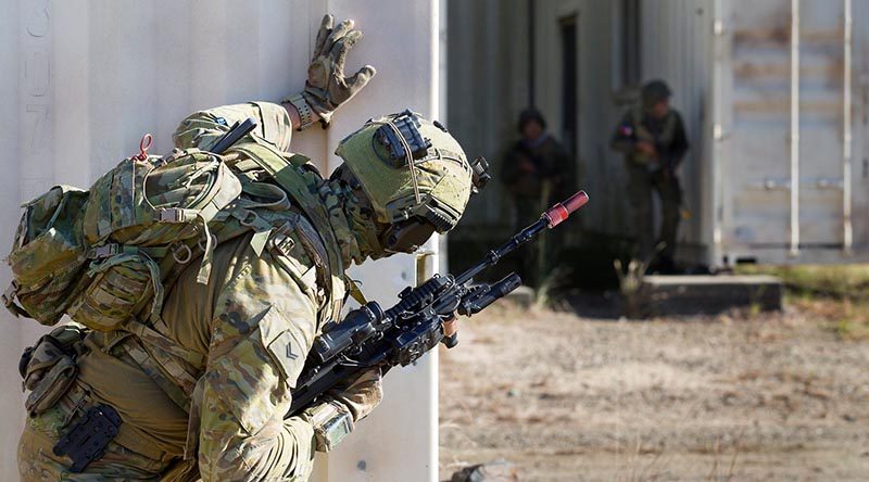 An 8/9RAR soldier participates in urban operations training with Philippine soldiers at Shoalwater Bay. Photo by Corporal Kennedy of Charlie Company, 8/9RAR.