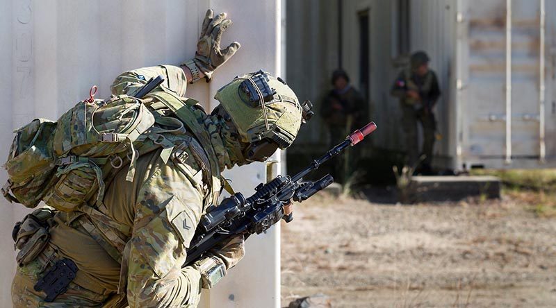 An 8/9RAR soldier participates in urban operations training with Philippine soldiers at Shoalwater Bay. Photo by Corporal Kennedy of Charlie Company, 8/9RAR.