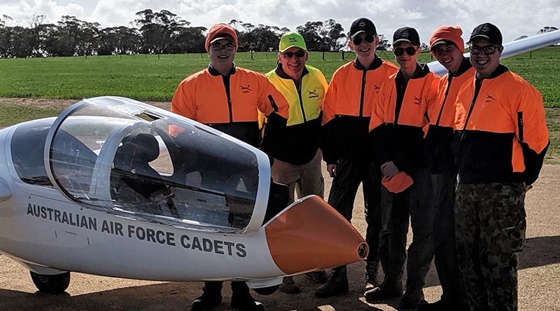 6 Wing gliding trainees at Balaklava Airfield during the July Gliding Camp (left to right): CWOFF Ian van Schalkwyk, WOFF(AUX) Rod Hamilton, LCDT Alexander Pearce, CCPL Samuel Ward, CCPL Tim Cox and LCDT Brian Telford. Photo by WOFF(AUX) Steve Shuck