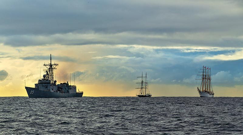 HMAS Melbourne leads STS Young Endeavour and Chilean Navy tall ship, Buque Escuela Esmeralda into Sydney Harbour. Photo by Leading Seaman Jarrod Mulvihill.