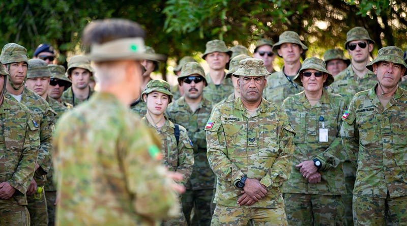Brigadier Damian Cantwell, Commander of the 9th Brigade, Australian Army, briefs reservists from the 10th/27th Battalion, Royal South Australia Regiment, before they deploy to Kangaroo Island, SA, during Operation Bushfire Assist. Photo by Corporal Tristan Kennedy.