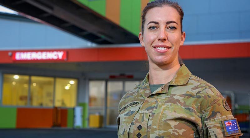 Australian Army nursing officer Lieutenant Celie Bright-Perry from 2nd General Health Battalion, outside the emergency department of the North West Regional Hospital in Burnie Tasmania during Operation COVID-19 Assist. Photo by Corporal Nicci Freeman.