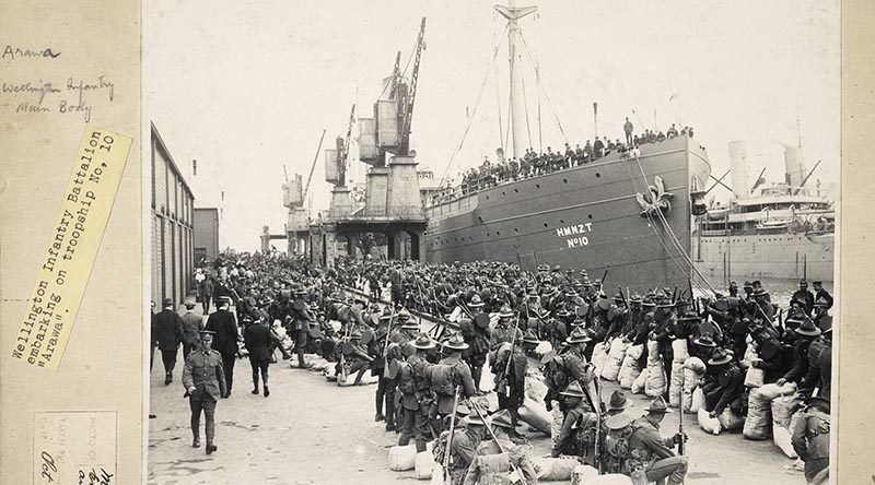 The Wellington Infantry Battalion preparing to board a troopship in October 1914. Few survived Gallipoli unscathed. By late September 1915 the battalion had experienced an attrition rate of more than 170 per cent. Alexander Turnbull Library, PA1-f-022-6-1