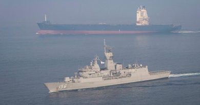 HMAS Toowoomba in the Southern Arabian Gulf on Operation Manitou. Photo by Leading Seaman Richard Cordell.