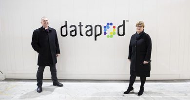 Managing Director of DATAPOD Scott Carr with Minister for Defence Linda Reynolds with a DATAPOD. Photo by Kym Smith.