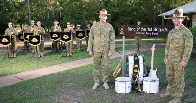 Commander 1 Brigade Brigadier Ash Collingburn, right, welcomes Commanding Officer Australian Army Band Lieutenant Colonel Dan Hiscock to Robertson Barracks, Darwin. Photo by Petty Officer Peter Thompson.