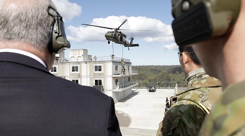 Prime Minister Scott Morrison watches 2nd Commando Regiment soldiers in action at Holsworthy Barracks, Sydney. Photo by Corporal Sebastian Beurich