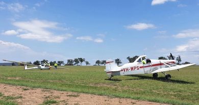 CAPTION: One of the AAFC’s DG1000S soaring gliders with the Warwick Gliding Club’s Piper Aircraft Corporation PA-25-235 tug. Photo by LAC(AAFC) Tristan Solway.