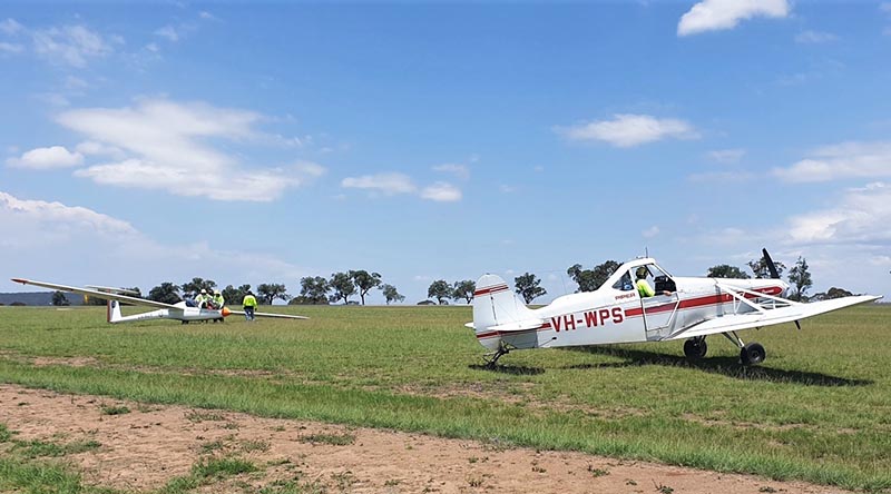 CAPTION: One of the AAFC’s DG1000S soaring gliders with the Warwick Gliding Club’s Piper Aircraft Corporation PA-25-235 tug. Photo by LAC(AAFC) Tristan Solway.