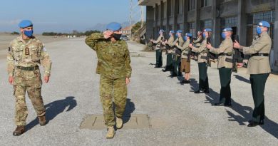 Major General Cheryl Pearce welcomed by an Honour Guard provided by the mission’s Mobile Force Reserve.