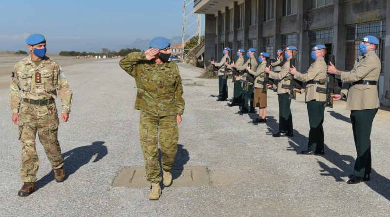 Major General Cheryl Pearce welcomed by an Honour Guard provided by the mission’s Mobile Force Reserve.