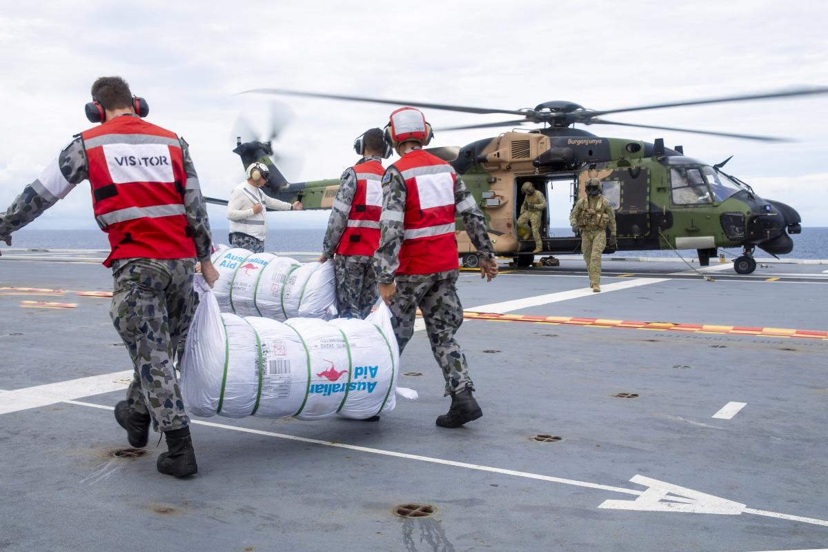 Helicopters vital in delivery of supplies to Fiji CONTACT magazine