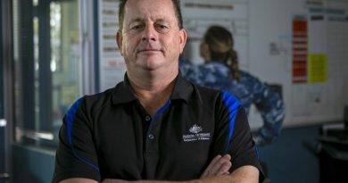 Air operations coordinator Murray Sullivan at RAAF Pearce in Bull Creek, Western Australia. Photo by Leading Seaman Ernesto Sanchez.