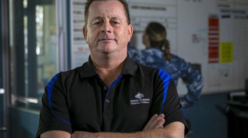 Air operations coordinator Murray Sullivan at RAAF Pearce in Bull Creek, Western Australia. Photo by Leading Seaman Ernesto Sanchez.