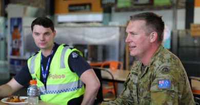 Commandant Army Logistics Training Centre Colonel Jim Matchett visits Victoria Police members staying at the Albury Wodonga Military Area.